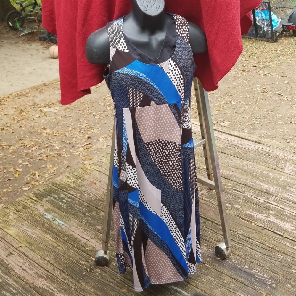 Dress - Picture 2 of 2